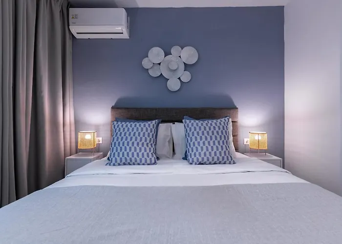 Phaedrus Living Luxury Downtown Flat Acropolis