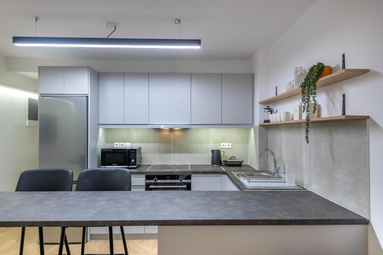 Phaedrus Living Luxury Downtown Flat Acropolis *