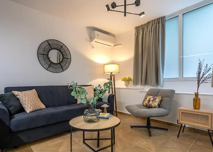 Phaedrus Living Luxury Downtown Flat Acropolis